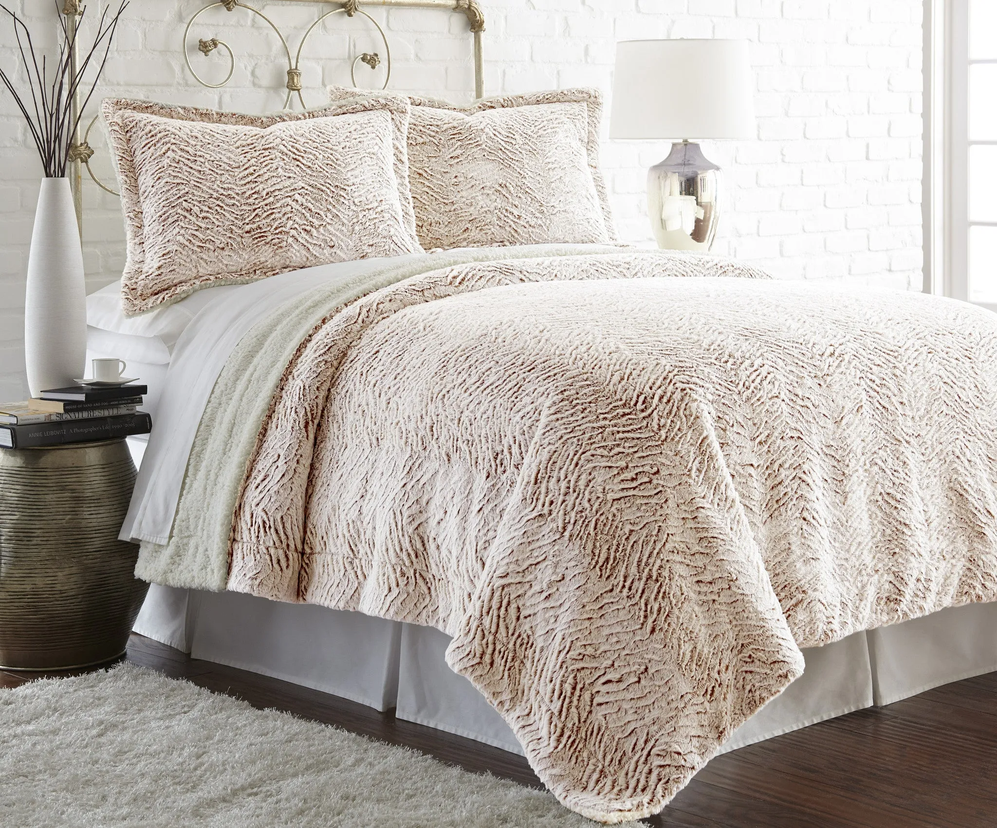 Faux fur/Sherpa 3 Piece Comforter Set Dust King